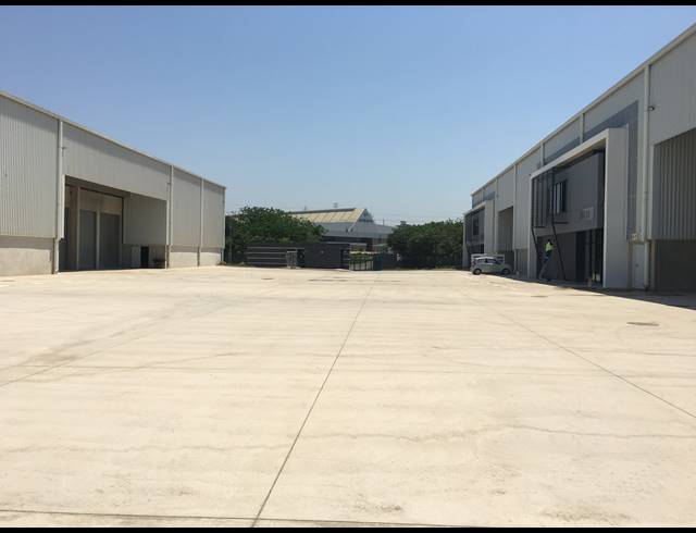 845M² WAREHOUSE RENTED IN MOUNT EDGECOMBE NORTH